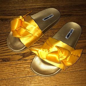 🧡 3/$25 Gold Satin Bow Slides